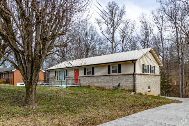 Ranch homes dot the landscape of McMinnville.