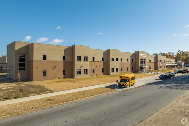 West Junior High offers classes for students grades 7 through 9.
