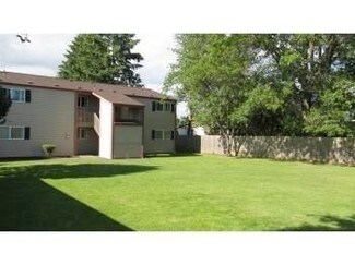 935 NW 2nd St, Mcminnville, OR 97128