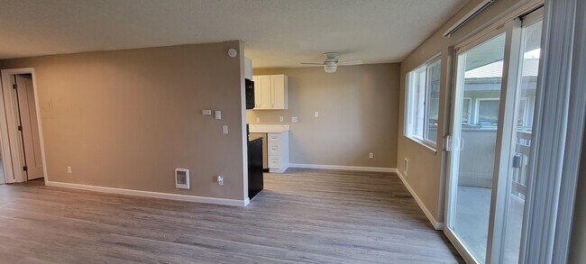 COURTYARD APTS-MUKILTEO, Mukilteo, WA 98275 - photo 6