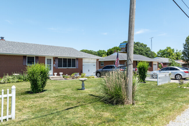 While visiting Avondale, you'll find ranch style homes among other styles.