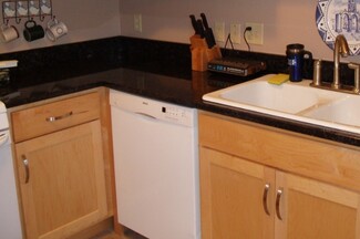 4961 N Santa Monica Blvd Unit 2, Whitefish Bay, WI 53217