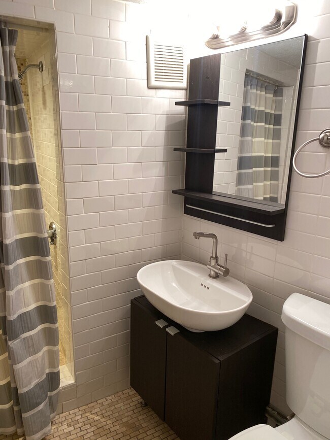 10 Bartlett Place, Boston, MA 02113 - photo 4