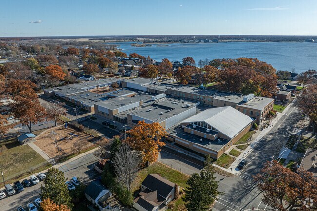 North Muskegon Middle School is located in North Muskegon, Michigan.
