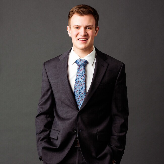 Agent Photo