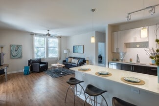 400 Meeting St, Charleston, SC 29403