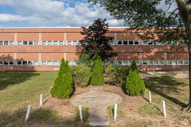 Parkville Middle offers education for students in grades 6 through 8.