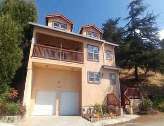 9028 Burr St, Oakland, CA 94605