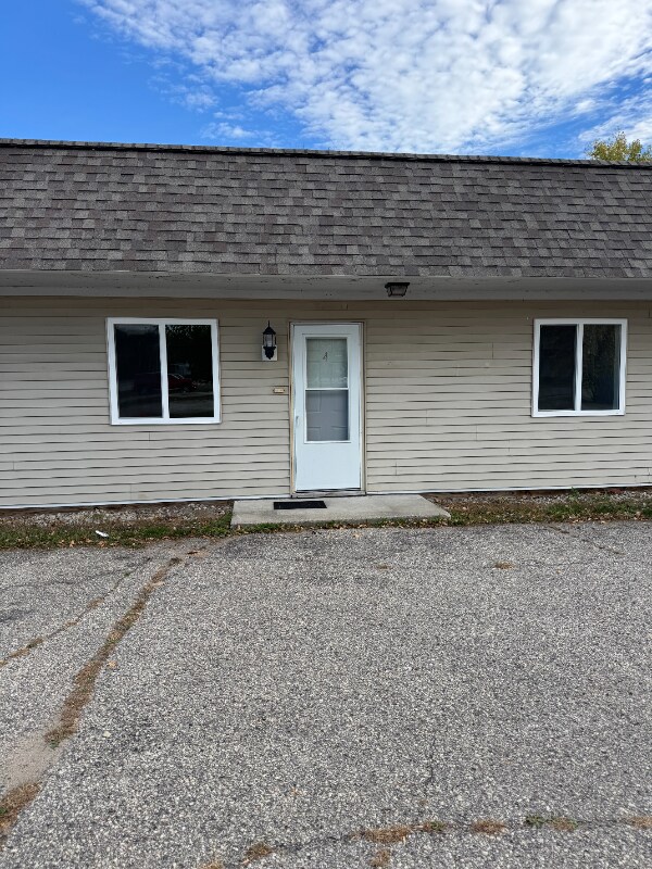 3850 N Shore Dr Unit 4, Menominee, MI 49858
