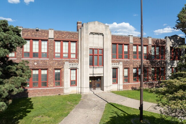 Palmer Park Preparatory Academy challenges Palmer Park students to excel.