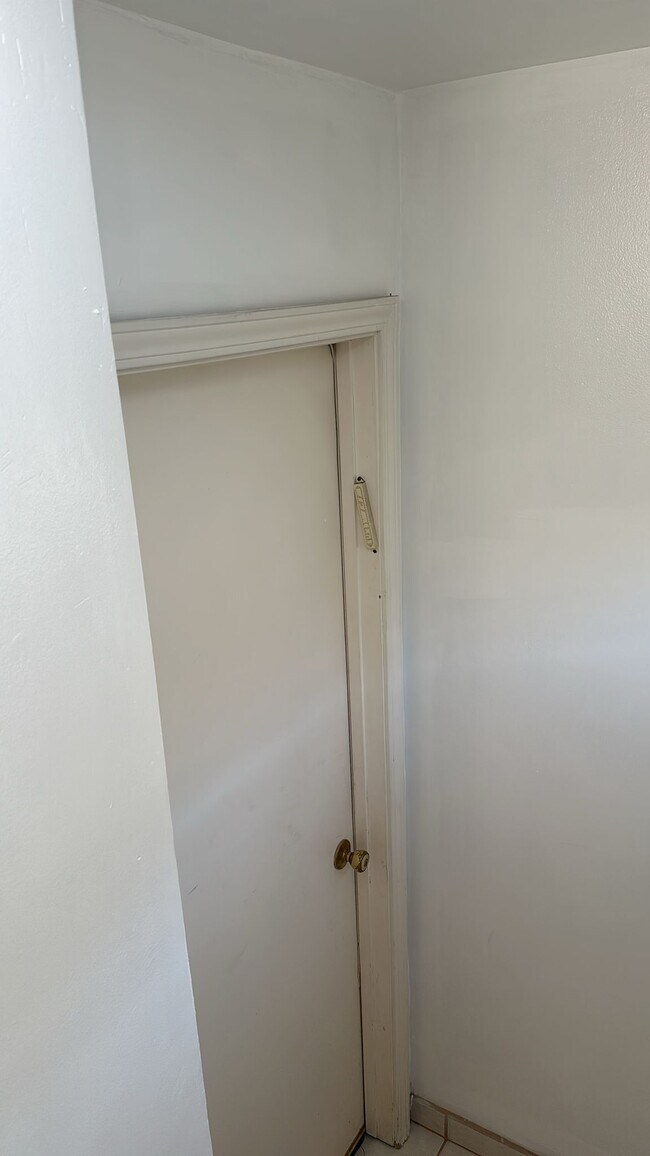 17739 Welby Way, Reseda, CA 91335 - photo 5