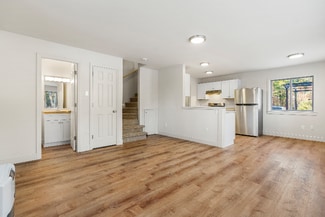 17 Ice Pond Rd Unit 3, Boothbay, ME 04537