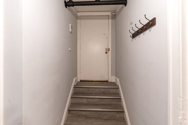 7531 N Seeley Ave, Chicago, IL 60645 - photo 6