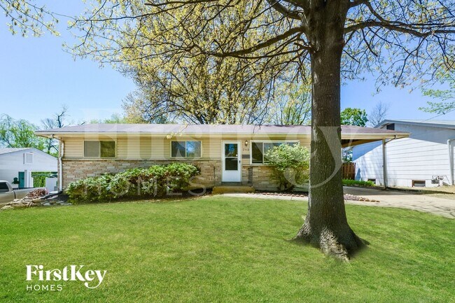 712 Undercliff Dr, Hazelwood, MO 63042 - photo 2