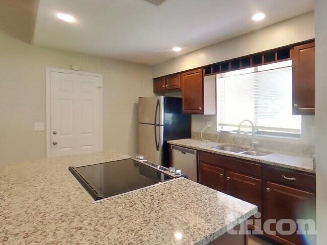 1108 Robin Dr, Plant City, FL 33563 - photo 5