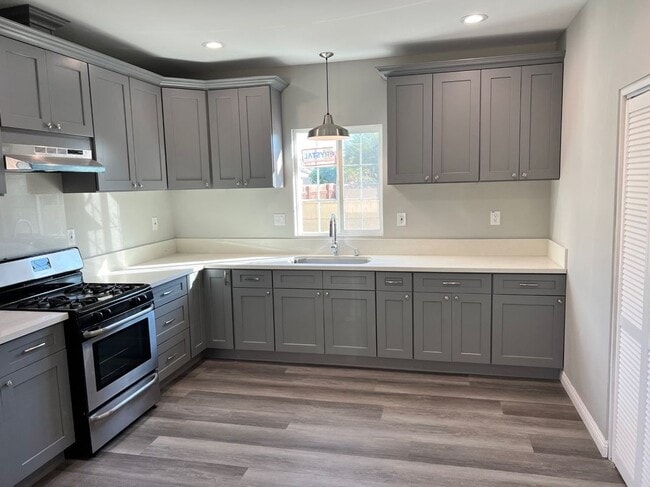 18414 Horst Ave, Artesia, CA 90701 - photo 4