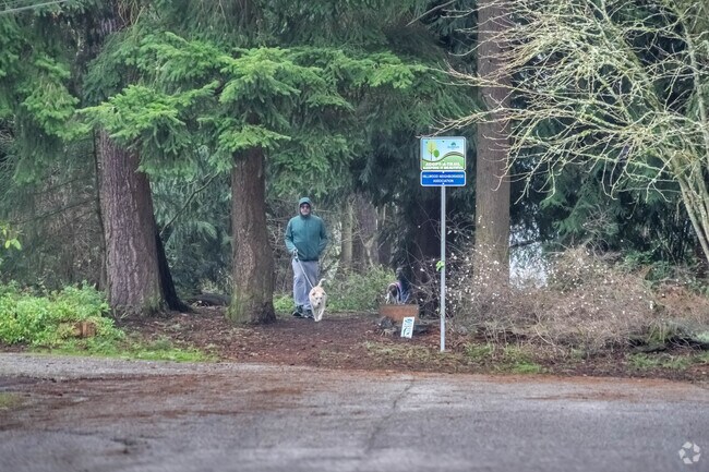 The Highlands locas have plenty of parks and open spaces to bring their pups.