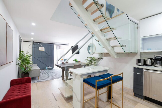 244 E 75th St unit FL5-ID1021821P, New York, NY 10021 - photo 3