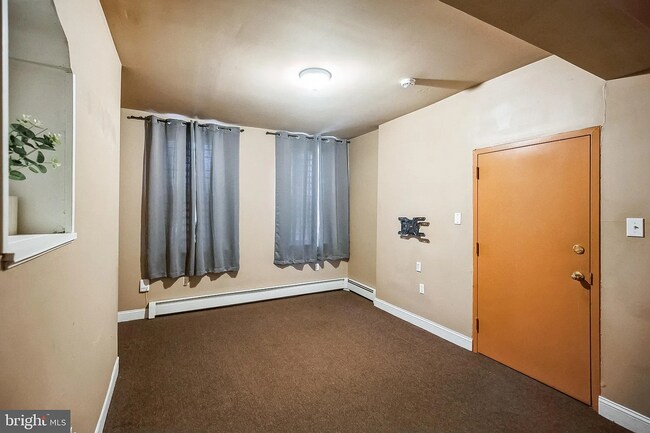 1124 S 15th St unit 2ND FL, Philadelphia, PA 19146 - photo 7