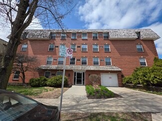 3069 N Oakland Ave, Milwaukee, WI 53211