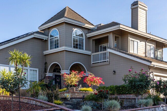 Beautiful modern architecture can be found all over the Cowell Terrace neighborhood.