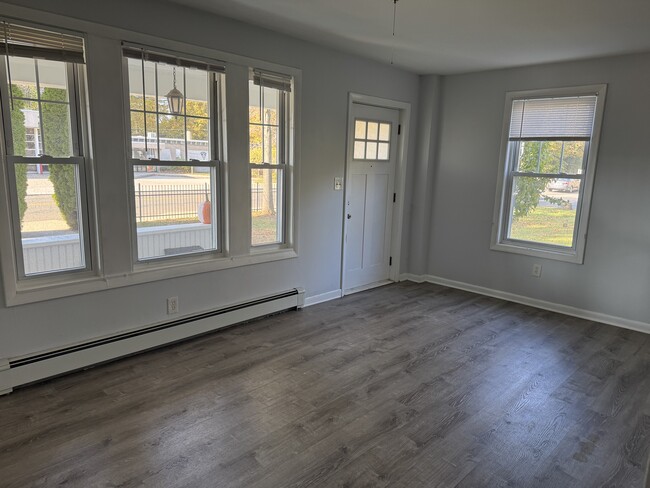 827 Woodward Ave, New Haven, CT 06512 - photo 2