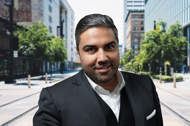Agent Photo