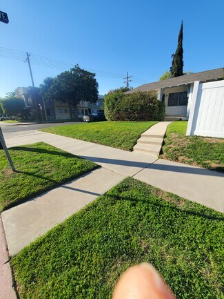 13527 Burbank Blvd, Van Nuys, CA 91401