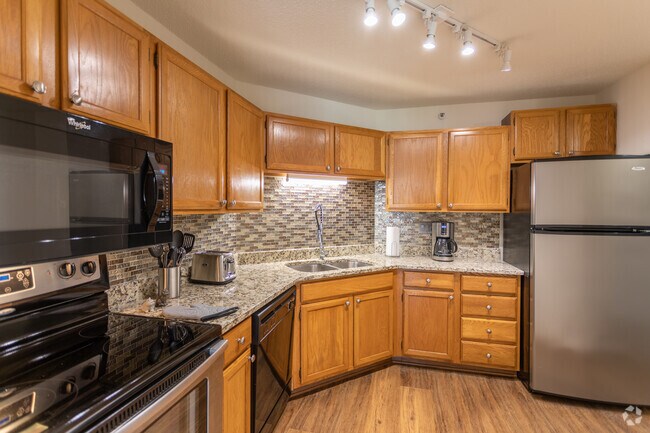 1BR, 1BA, D - 747 SF