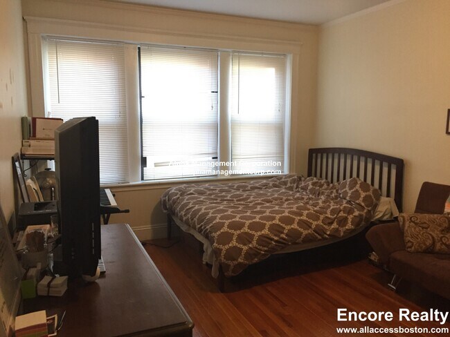 17-19 Washington St S unit 309, Malden, MA 02148 - photo 5