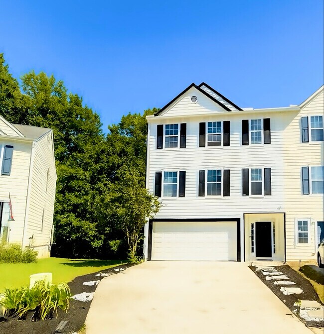3319 Merlot Ct, Lawrenceville, GA 30044