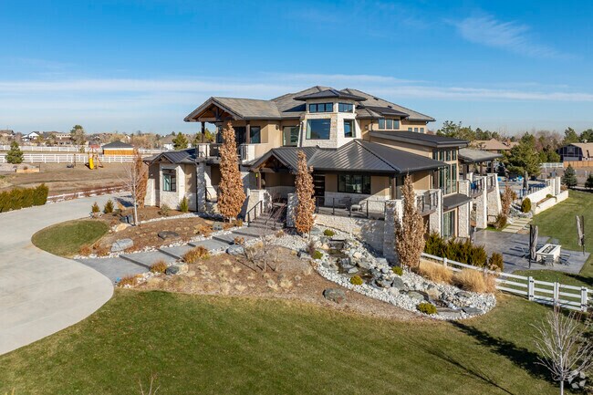 Explore Broomfield's multi-acre estates, where luxury and expansive open spaces unite.