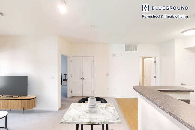 24 Union Square unit FL1-ID10466A, Union City, CA 94587 - photo 5