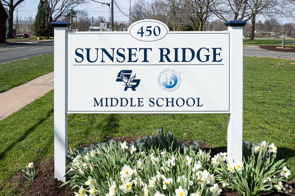Sunset Ridge Middle School Sign welcomes all in East Hartford, CT.