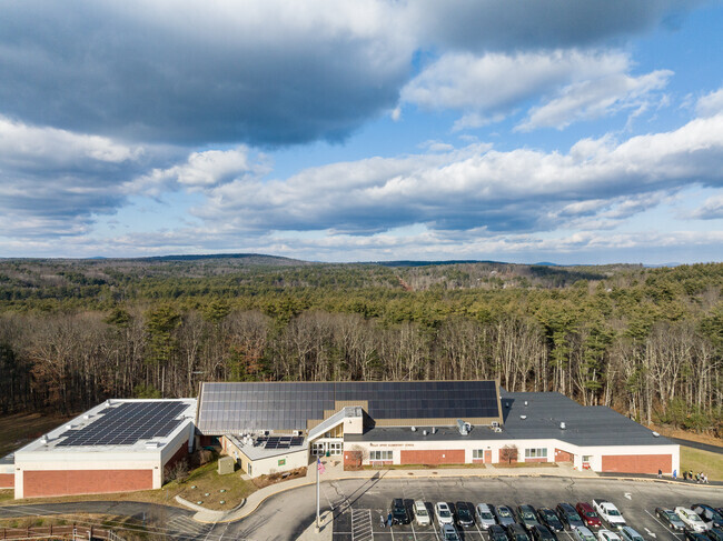 Hollis Upper Elementary School in Hollis, NH serves grades K-5.
