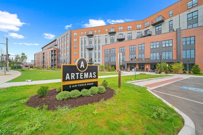 Artemas, Everett, MA 02149 - photo 4