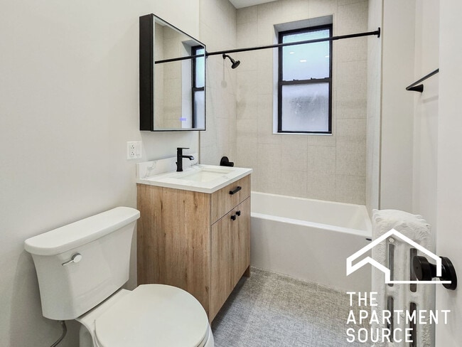 2257 W Argyle St unit 3, Chicago, IL 60625 - photo 6