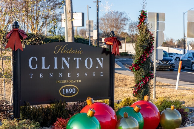 Clinton was incorporated in 1890 and is the county seat for Anderson County.