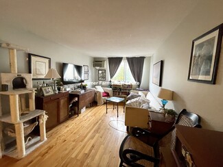 11 Murdock St, Somerville, MA 02145