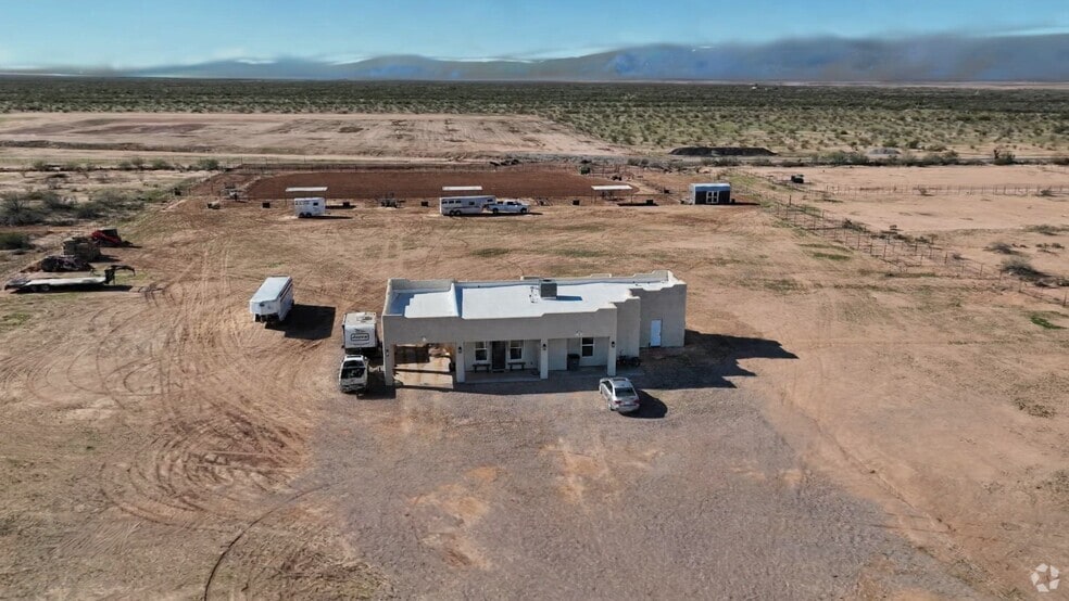 49102 N 530th Dr, Rancho de Vaqueros, AZ 85320 - photo 2