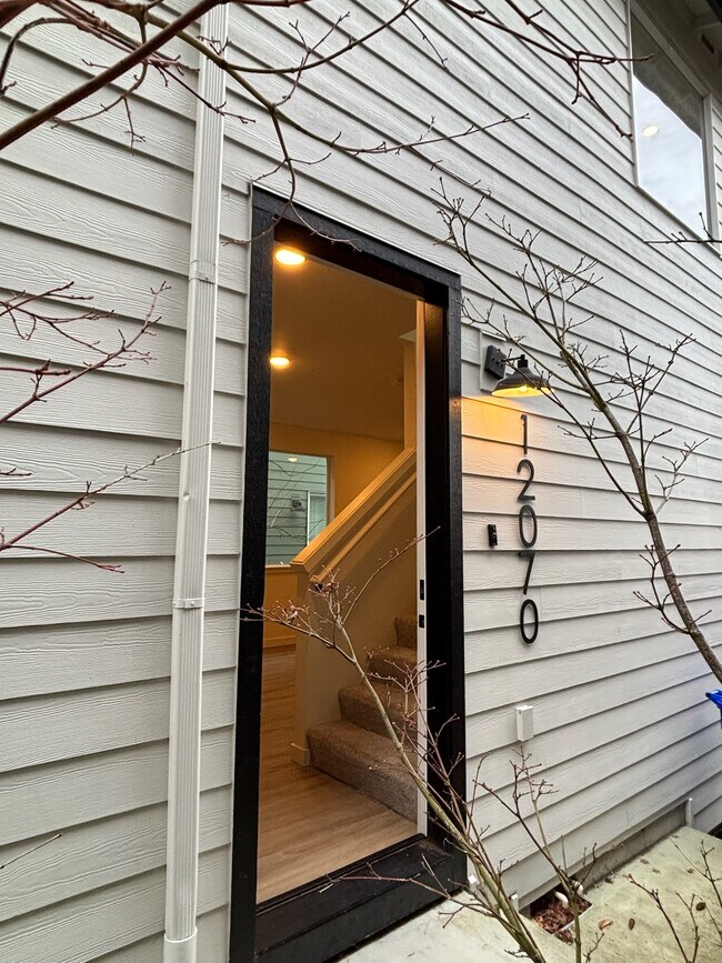 12070 SE Pine St unit Pine Street, Portland, OR 97216 - photo 6