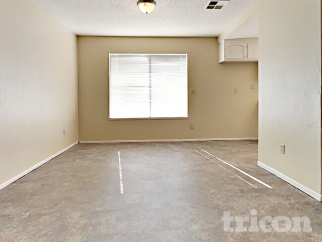 215 Loy St, Waterford, CA 95386 - photo 4