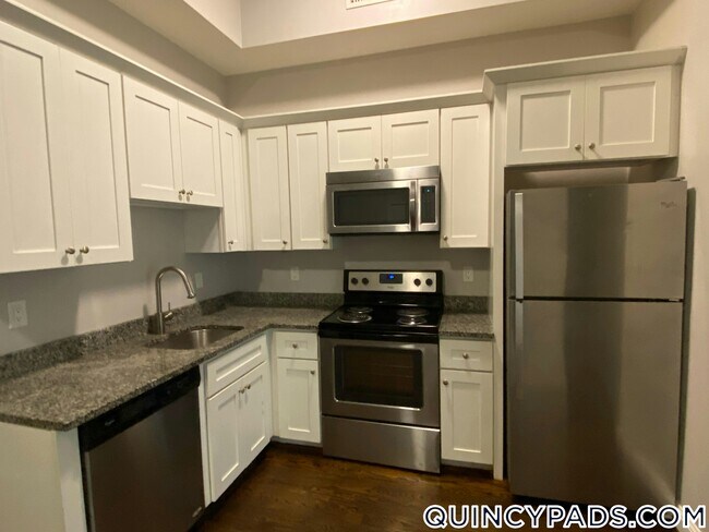 10 Merrymount Rd unit 306, Quincy, MA 02169 - photo 3