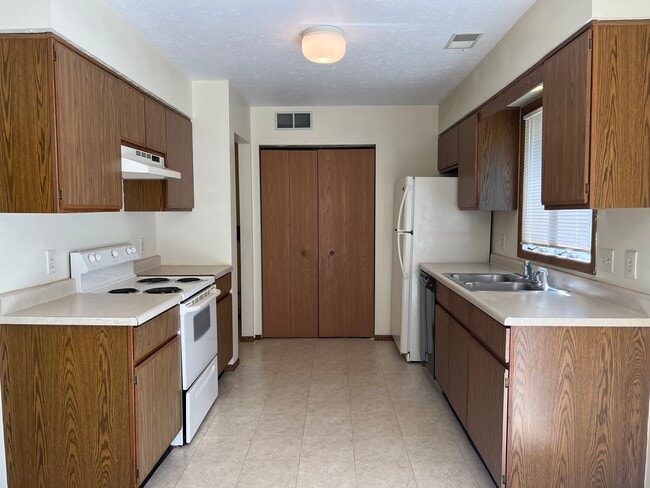 7548 Anderson Ave NE, Warren, OH 44484 - photo 6