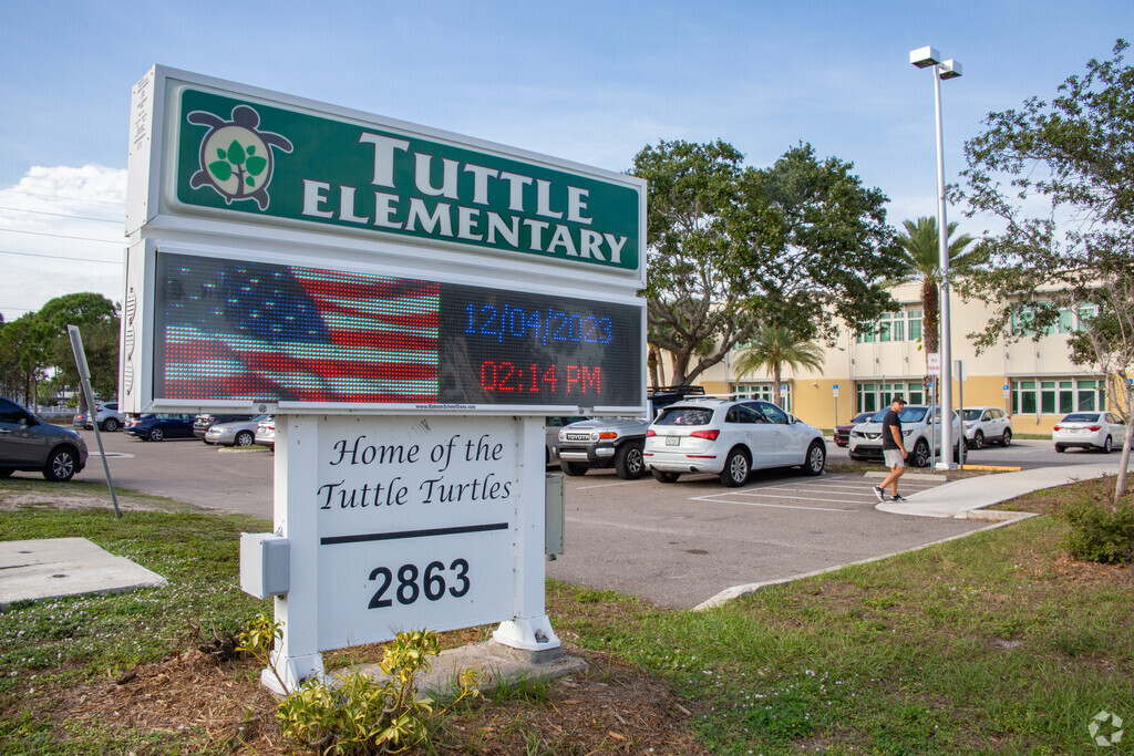 Tuttle Elementary School provides education in the neighborhood of 
North Sarasota.