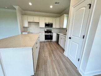 216 Afterglow Ln, Youngsville, LA 70592