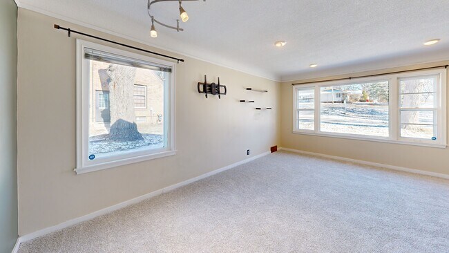 734 63rd St, Des Moines, IA 50312 - photo 2