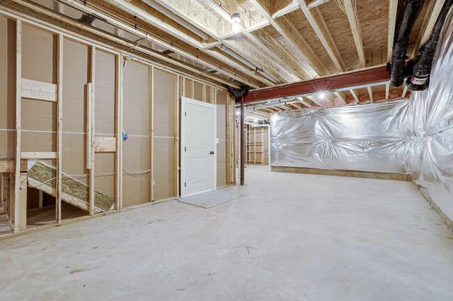 Your new home includes a full basement and up to 5 bedrooms. So go ahead, take up a new sport or buy more seasonal decor—you have tons of space! Plan your visit.