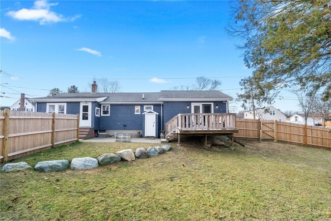 16 Brownlee Blvd, Warwick, RI 02886 - photo 2