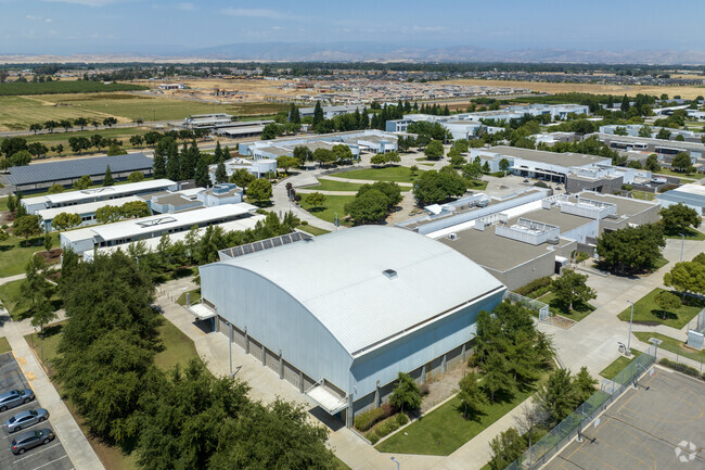 Reyburn Intermediate School is a large campus in Clovis.